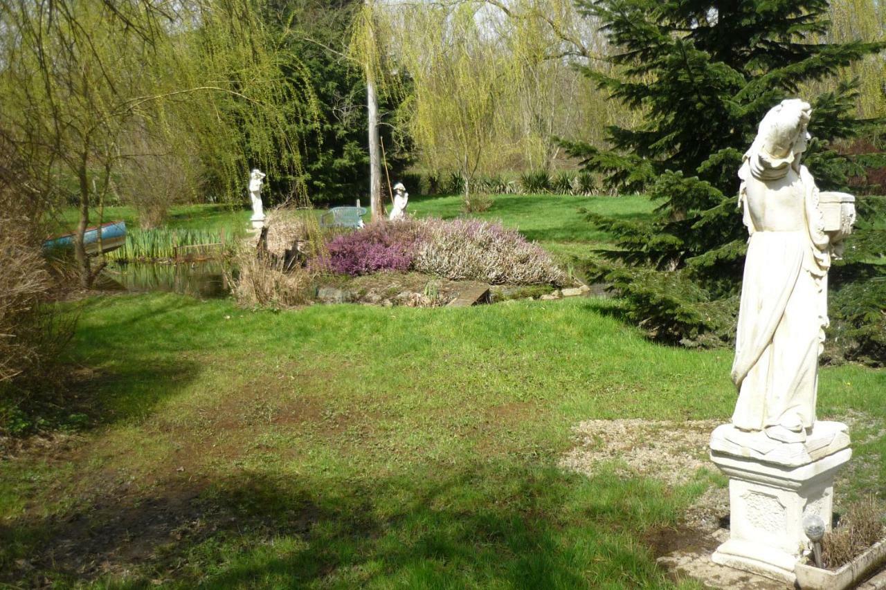 Le Clos De Cherence-le-Roussel