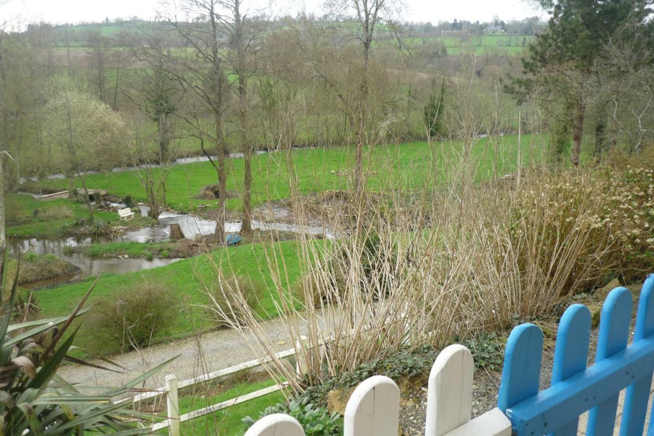 Le Clos De *